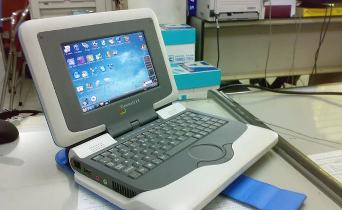 Intel phát triển netbook lai