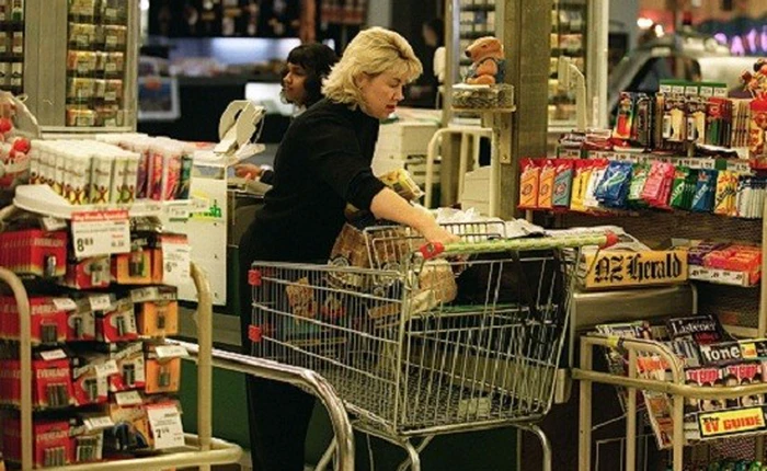 Smartphone làm khổ... kẹo cao su và tạp chí