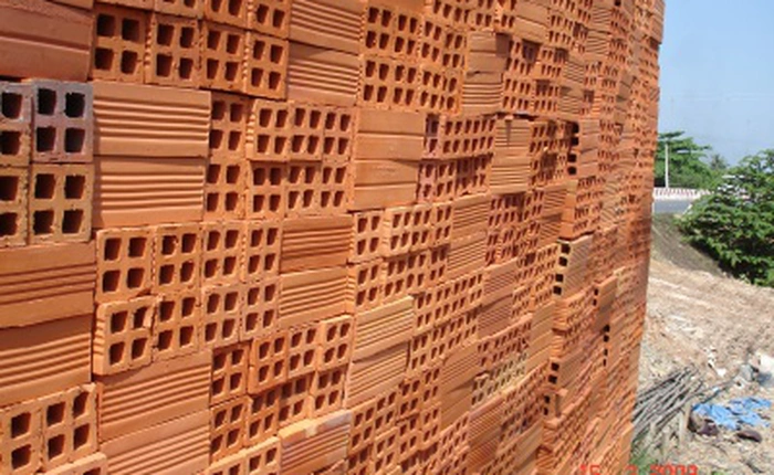 HTC và Samsung "xỏ xiên" nhau trên mạng xã hội