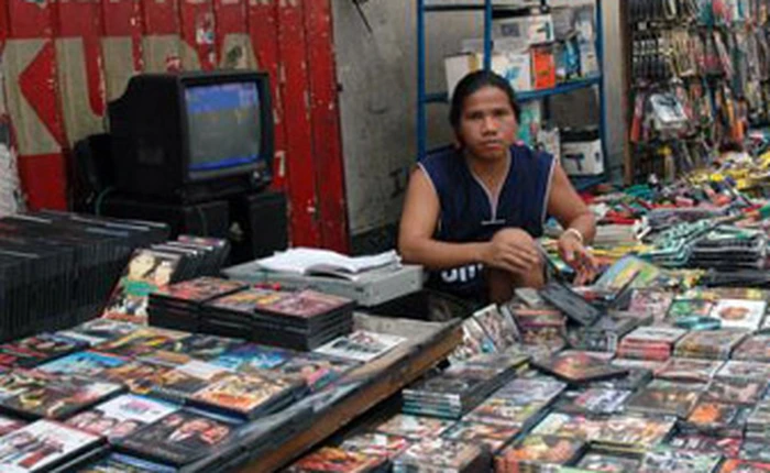 Dùng đĩa lậu có thực sự là tội lỗi? 