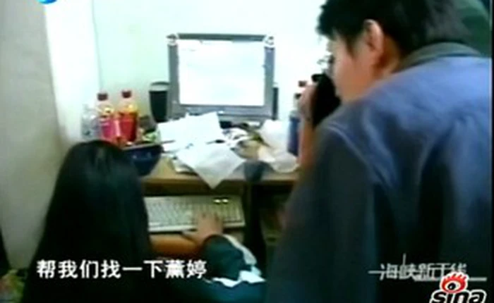 Ngồi lỳ chơi game, nữ sinh mất hết cảm giác