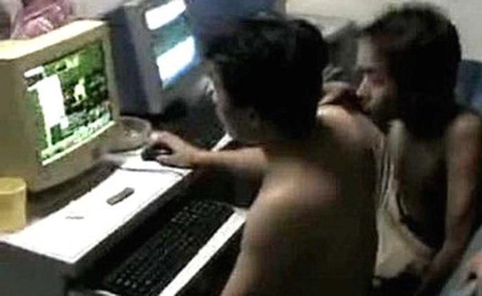 Dân cày Việt hể hả khi cắm 48 acc Kiếm Tiên một lúc!