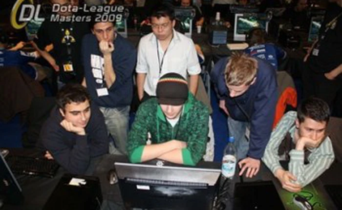 Những bê bối xung quanh việc giải tán của team DotA hàng đầu Châu Âu