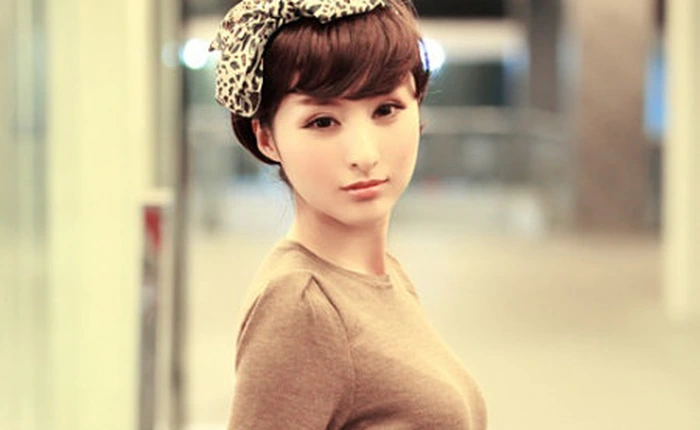 Lâm Kha Đồng tinh tế với váy Beanpole