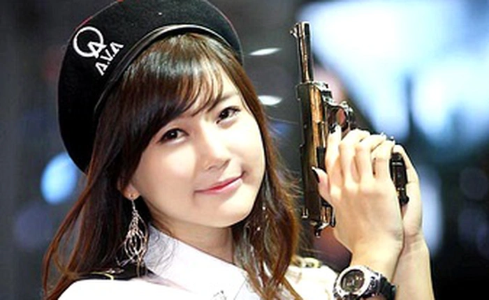 Mất 2 chai Coca là được chơi game và ngắm girl xinh