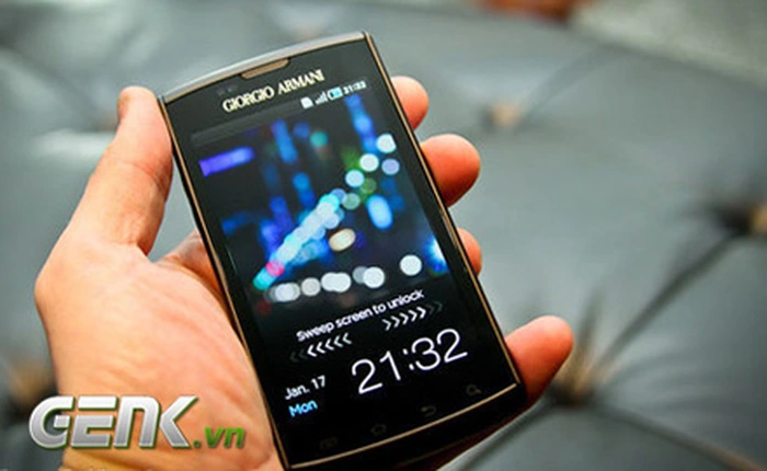 Cận cảnh Giorgio Armani Galaxy S: Đẳng cấp là đây!