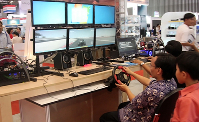 VCW 2011: Hai dàn máy khủng nhất triển lãm khoe tài