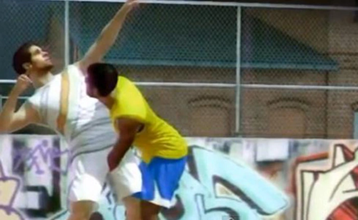 [Video] FIFA và những "trò hề" trên sân cỏ