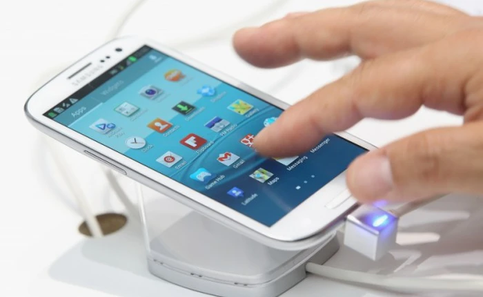 Samsung Galaxy SIV: Câu chuyện của những tính năng chỉ để quảng cáo