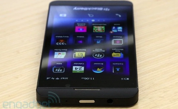 Sắp có BlackBerry Z10 chính hãng, giá 15 triệu đồng