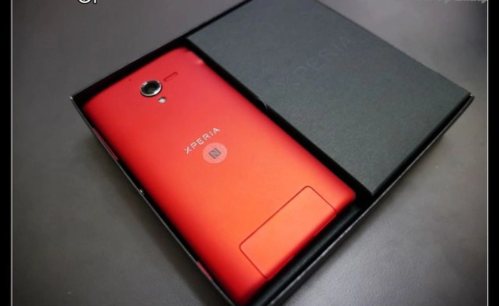 Ảnh thực tế Xperia ZL màu đỏ trẻ trung, năng động