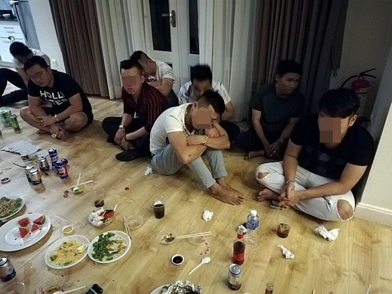 Bắt quả tang b&agrave; bầu c&ugrave;ng gần 30 nam thanh nữ t&uacute; trong buổi tiệc ma t&uacute;y tập thể ở biệt thự ven biển - Ảnh 3.