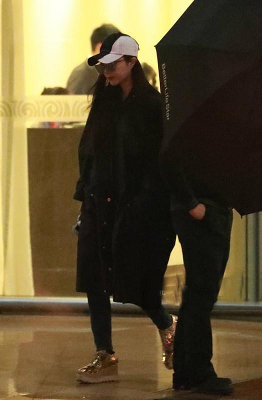 Phạm Băng Băng đăng ảnh selfie xinh đẹp, l&ecirc;n tiếng &aacute;m chỉ sắp quay lại Cbiz? - Ảnh 2.