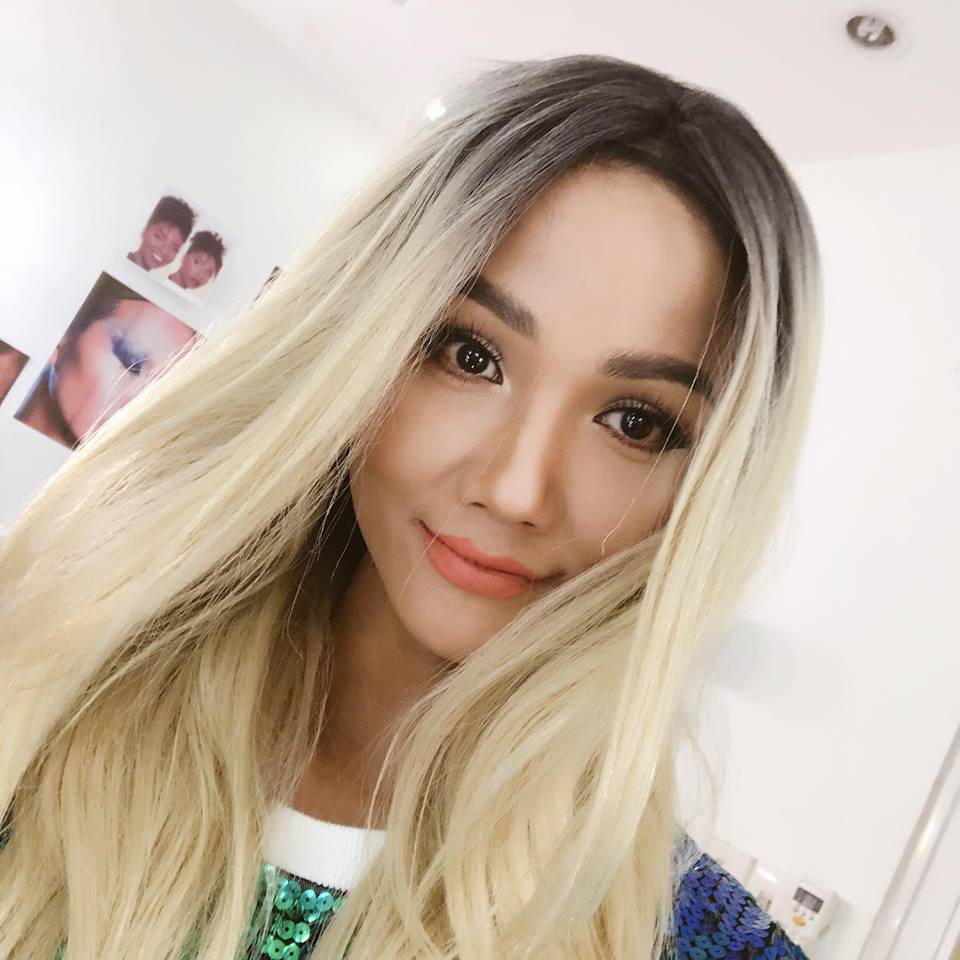 Ngắn th&agrave;nh d&agrave;i th&igrave; thường qu&aacute;, giờ HHen Ni&ecirc; c&ograve;n chơi lớn từ t&oacute;c đen th&agrave;nh v&agrave;ng hoe lạ lẫm mới hay - Ảnh 3.