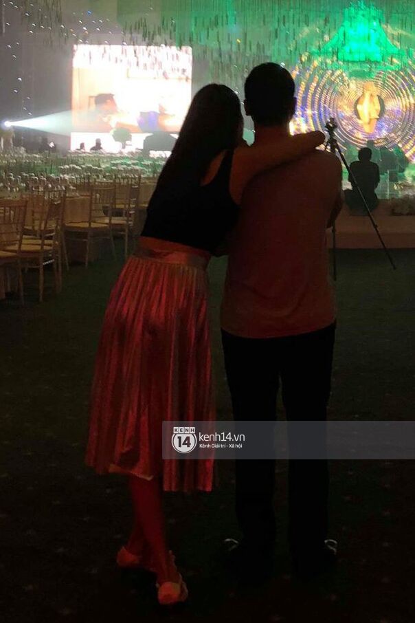 Lan Khu&ecirc; v&agrave; John Tuấn Nguyễn đ&atilde; c&oacute; mặt tại địa điểm tổ chức đ&aacute;m cưới, tất bật tập duyệt cho tiết mục đặc biệt trong h&ocirc;n lễ - Ảnh 2.