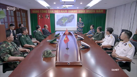 &ldquo;Hậu Duệ Mặt Trời&rdquo; phi&ecirc;n bản Việt: Một bản sao ngớ ngẩn, v&ocirc; số lỗi nguy hại - Ảnh 1.
