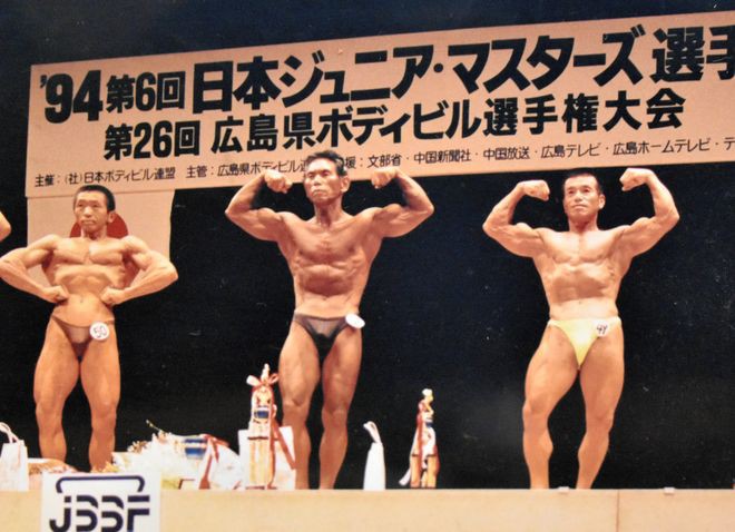 Muốn l&agrave;m vợ vui l&ograve;ng, cụ &ocirc;ng Nhật Bản si&ecirc;ng năng tập tạ để c&oacute; body 6 m&uacute;i ở tuổi 81 - Ảnh 2.