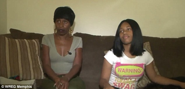 Ăn cay qu&aacute; nhiều, c&ocirc; g&aacute;i 17 tuổi ở Mỹ phải cắt bỏ t&uacute;i mật của m&igrave;nh - Ảnh 2.