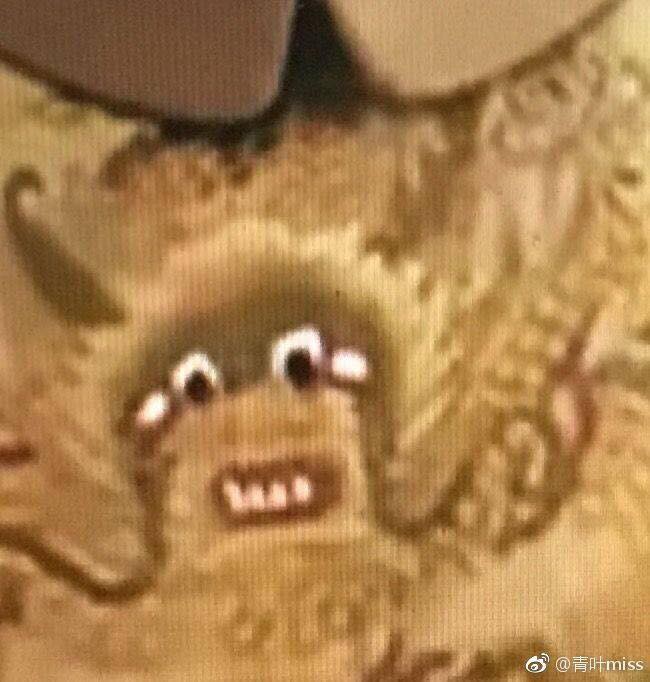 Trang phục của Di&ecirc;n Hi C&ocirc;ng Lược c&ocirc;ng nhận kỳ c&ocirc;ng, nhưng ho&agrave;ng b&agrave;o như thế n&agrave;y th&igrave; hơi... kỳ cục! - Ảnh 2.