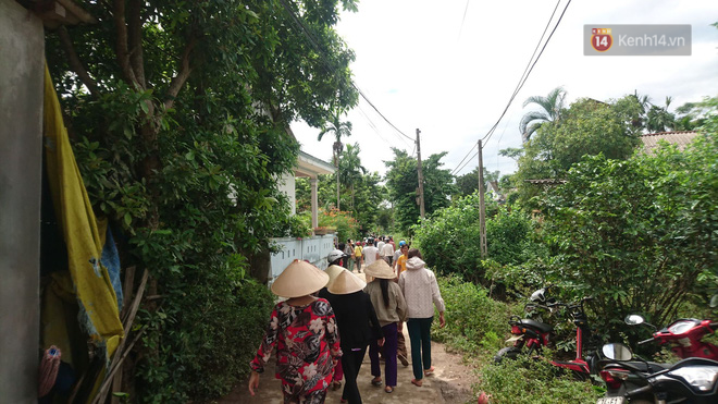 C&ocirc; d&acirc;u c&ugrave;ng gia đ&igrave;nh đang ra Quảng Trị để nh&igrave;n ch&uacute; rể v&agrave; người th&acirc;n lần cuối sau tai nạn thảm khốc khiến 13 người chết - Ảnh 2.
