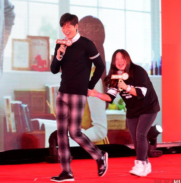 Ng&agrave;y c&agrave;ng nhiều sao nam H&agrave;n bị quấy rối t&igrave;nh dục c&ocirc;ng khai, nhưng biểu cảm của họ mới l&agrave; điều đ&aacute;ng x&oacute;t xa - Ảnh 5.