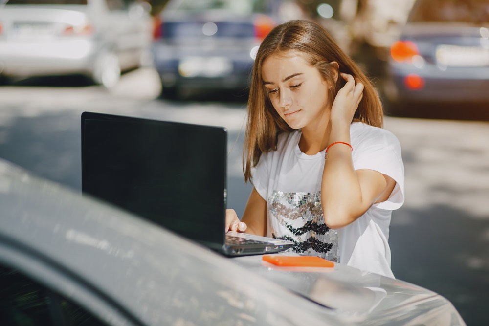 Ai hay dùng máy tính cần né ngay 5 thói quen sau kẻo gây hại sức khỏe - Ảnh 3. Ai hay dùng máy tính cần né ngay 5 thói quen sau kẻo gây hại sức khỏe - Ảnh 3.