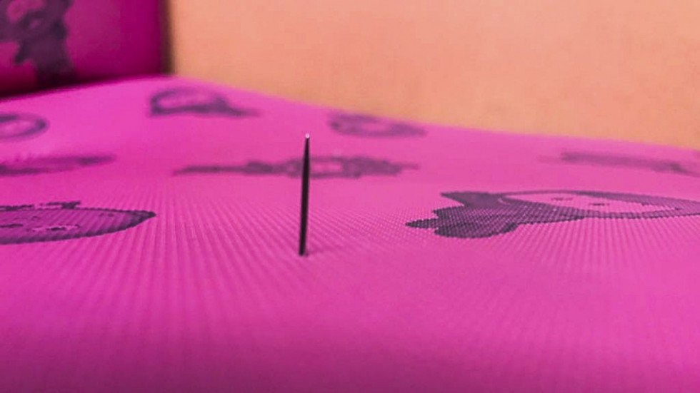 H&agrave;nh kh&aacute;ch t&aacute; hỏa khi ph&aacute;t hiện kim nhọn tr&ecirc;n ghế của chuỗi xe bu&yacute;t 2 tầng nổi tiếng ở Hong Kong - Ảnh 2.