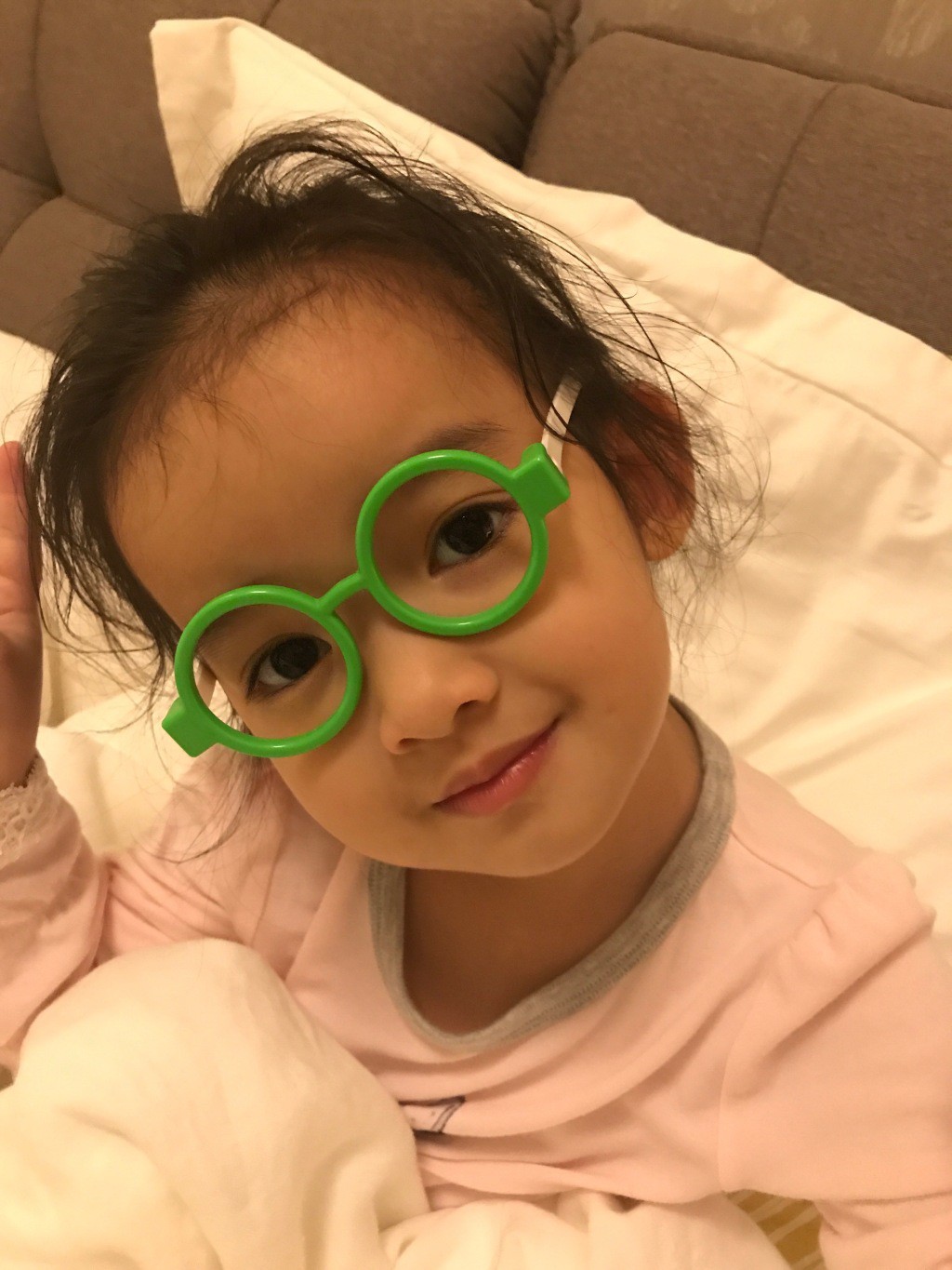 Vướng loạt scandal đồng t&iacute;nh, đ&aacute;nh người, Ho&agrave;ng Thượng Nhiếp Viễn vẫn khiến d&acirc;n t&igrave;nh tan chảy v&igrave; y&ecirc;u chiều con g&aacute;i - Ảnh 2.