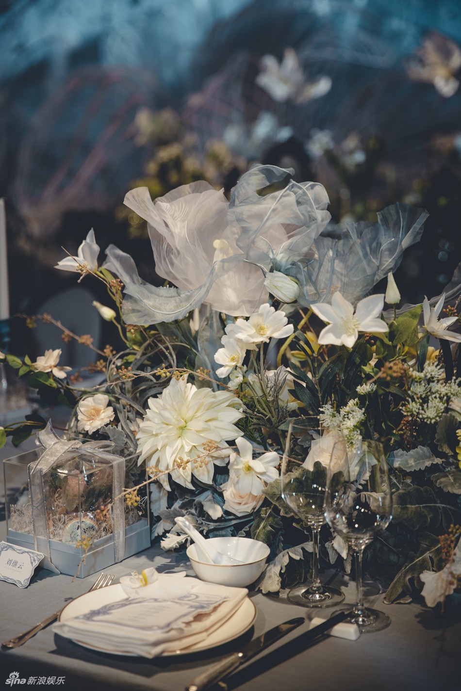 Clip Trương Hinh Dư thổn thức trong đ&aacute;m cưới cổ t&iacute;ch: Ch&acirc;n mệnh thi&ecirc;n tử của em l&agrave; anh h&ugrave;ng đ&uacute;ng nghĩa - Ảnh 10.