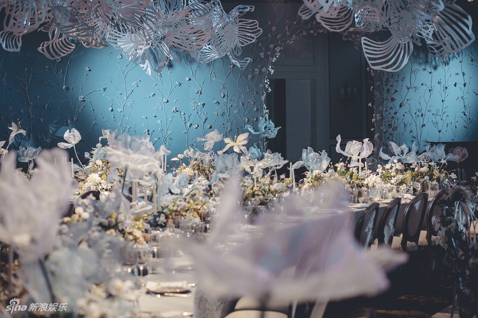 Clip Trương Hinh Dư thổn thức trong đ&aacute;m cưới cổ t&iacute;ch: Ch&acirc;n mệnh thi&ecirc;n tử của em l&agrave; anh h&ugrave;ng đ&uacute;ng nghĩa - Ảnh 11.