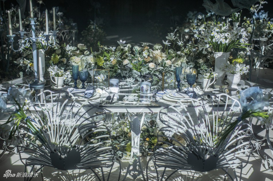 Clip Trương Hinh Dư thổn thức trong đ&aacute;m cưới cổ t&iacute;ch: Ch&acirc;n mệnh thi&ecirc;n tử của em l&agrave; anh h&ugrave;ng đ&uacute;ng nghĩa - Ảnh 16.