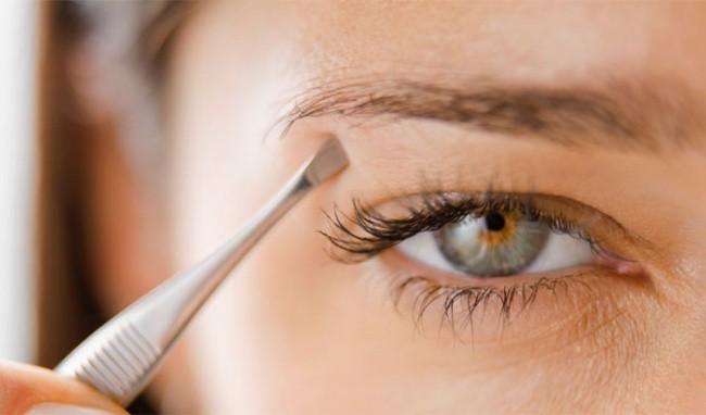 Cải thiện tình trạng rụng lông mày đáng lo ngại mà ai cũng mắc phải - Ảnh 2. Cải thiện tình trạng rụng lông mày đáng lo ngại mà ai cũng mắc phải - Ảnh 2.