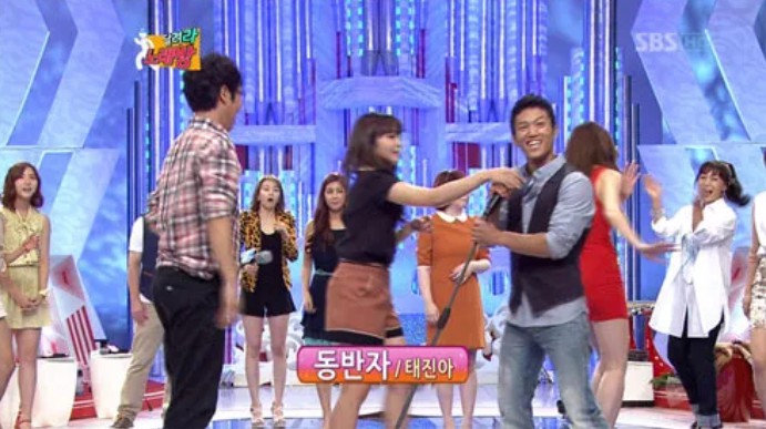 8 lần sao H&agrave;n d&iacute;nh phốt th&ocirc; lỗ với đồng nghiệp, nhưng sự thật đằng sau đ&oacute; lại khiến c&ocirc;ng ch&uacute;ng ng&atilde; ngửa - Ảnh 12.