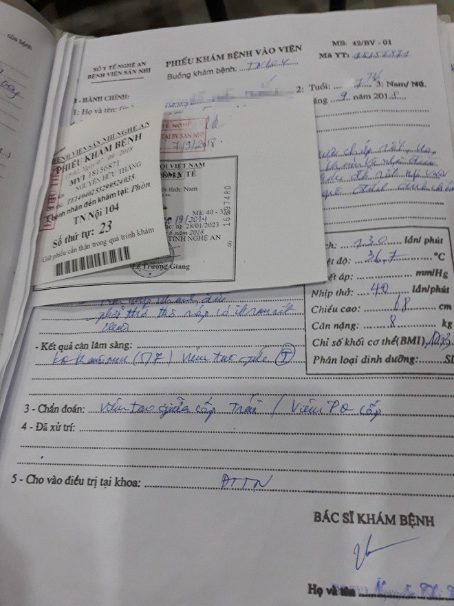 Bé 7 tháng cả người tím tái tử vong sau khi tiêm thuốc, người nhà tố bệnh viện tắc trách - Ảnh 2. Bé 7 tháng cả người tím tái tử vong sau khi tiêm thuốc, người nhà tố bệnh viện tắc trách - Ảnh 2.