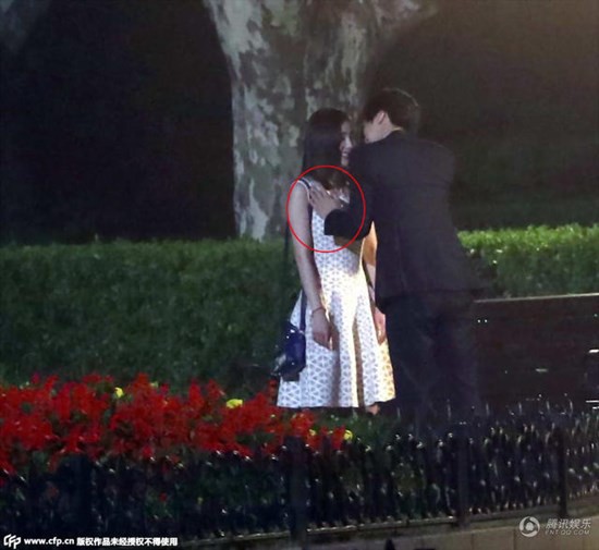 Vì đã ly hôn Lưu Khải Uy, Dương Mịch mới thả thính đồng nghiệp nam vô tư đến nhường này? - Ảnh 8. Vì đã ly hôn Lưu Khải Uy, Dương Mịch mới thả thính đồng nghiệp nam vô tư đến nhường này? - Ảnh 8.