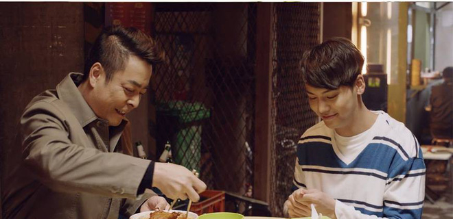 Cứ ăn mỳ c&ugrave;ng Trần Vỹ Đ&igrave;nh trong Ni&ecirc;n Đại Tranh Hồng l&agrave;... nhận c&aacute;t-x&ecirc; - Ảnh 2.