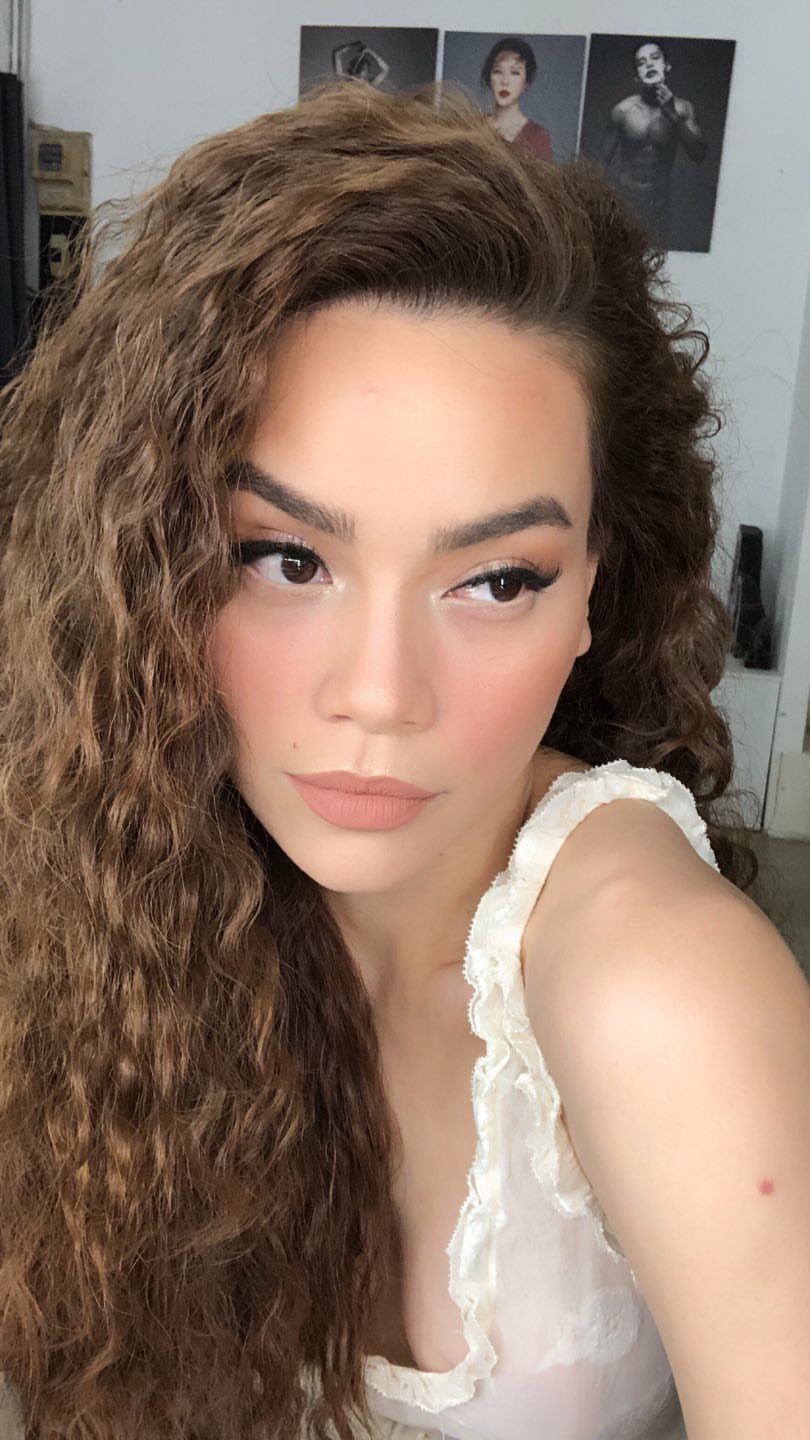 Mặc đồ kim sa hột lựu c&ugrave;ng chunky sneaker, Hồ Ngọc H&agrave; đạt cảnh giới đốn tim chỉ trong v&ograve;ng 10 gi&acirc;y - Ảnh 3.