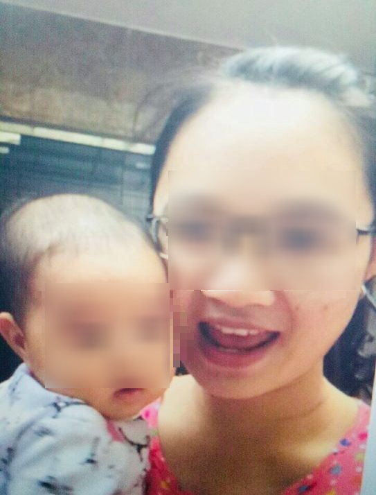 Người mẹ trẻ nghi trầm cảm &ocirc;m con 7 th&aacute;ng tuổi nhảy cầu tự vẫn: Đứa b&eacute; xinh xắn v&agrave; đ&aacute;ng y&ecirc;u lắm - Ảnh 2.