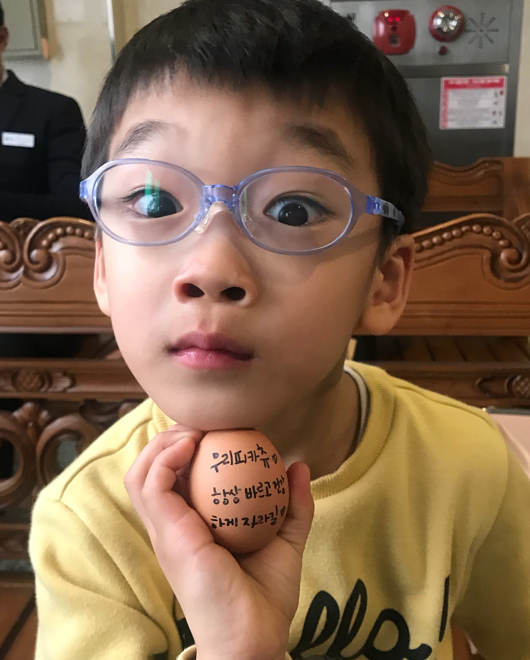 U30 mà trẻ đẹp như gái 19, mỹ nhân Hậu duệ mặt trời gây bão vì khoe con trai 7 tuổi lớn khó tin - Ảnh 2. U30 mà trẻ đẹp như gái 19, mỹ nhân Hậu duệ mặt trời gây bão vì khoe con trai 7 tuổi lớn khó tin - Ảnh 2.