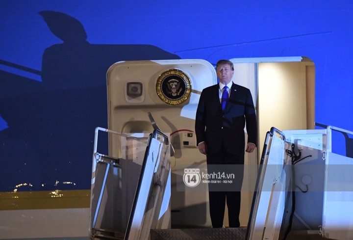 Si&ecirc;u xe &ldquo;qu&aacute;i th&uacute;&rdquo; chở Tổng thống Mỹ Donald Trump đ&atilde; về đến kh&aacute;ch sạn Marriott - Ảnh 29.