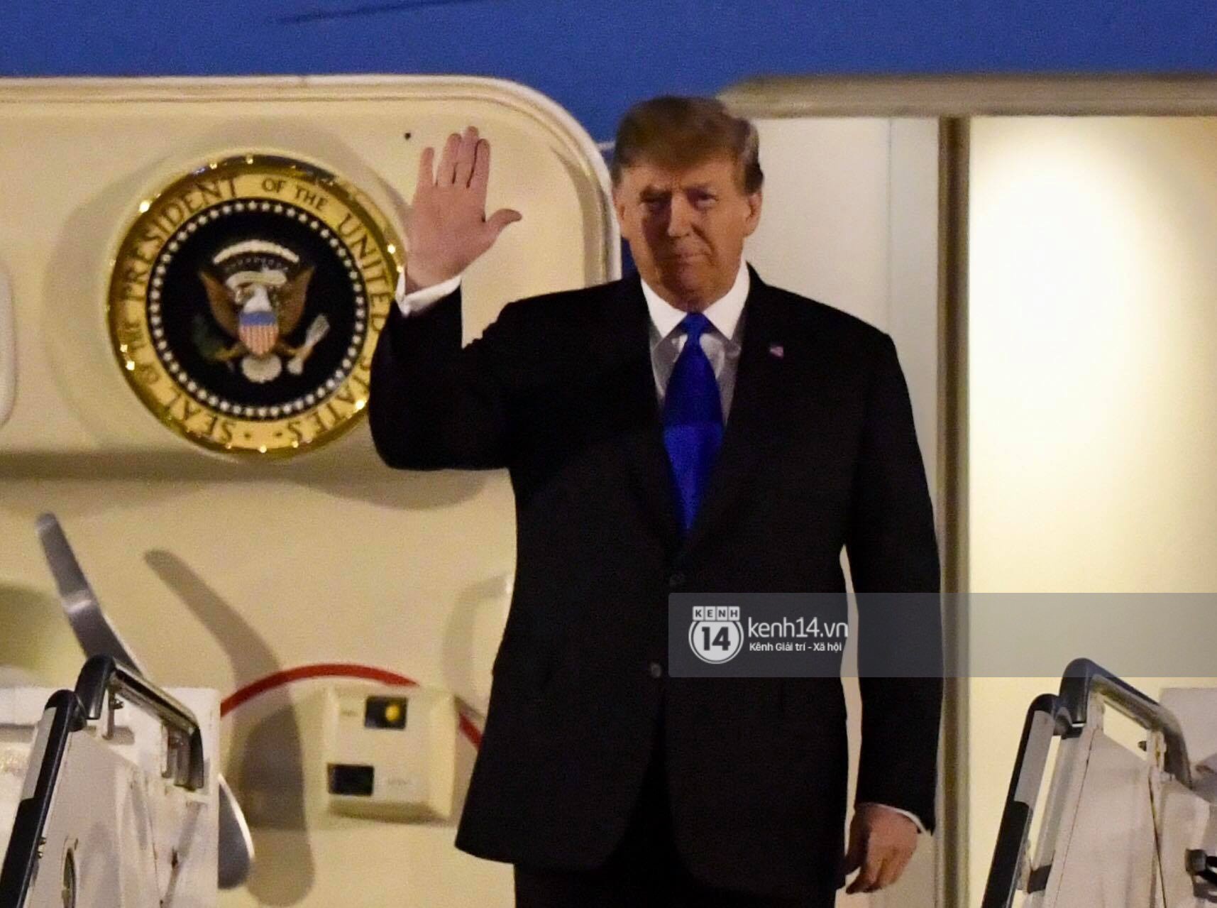 Si&ecirc;u xe &ldquo;qu&aacute;i th&uacute;&rdquo; chở Tổng thống Mỹ Donald Trump đ&atilde; về đến kh&aacute;ch sạn Marriott - Ảnh 30.