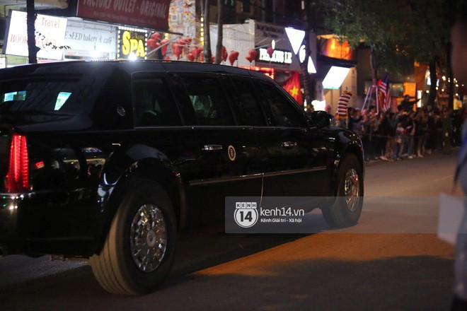 Sau khi d&ugrave;ng bữa tối, 2 nh&agrave; l&atilde;nh đạo Mỹ - Triều rời kh&aacute;ch sạn Metropole - Ảnh 19.