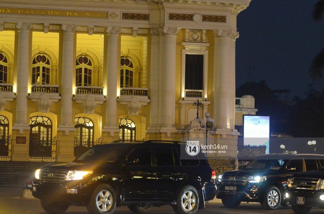 Sau khi d&ugrave;ng bữa tối, 2 nh&agrave; l&atilde;nh đạo Mỹ - Triều rời kh&aacute;ch sạn Metropole - Ảnh 23.