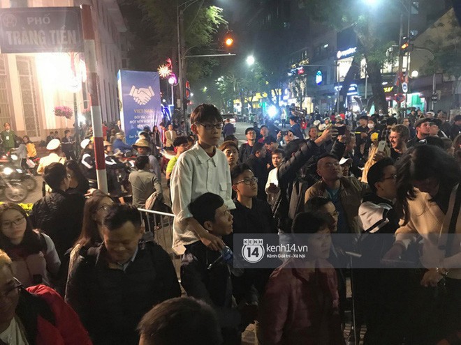 Sau khi d&ugrave;ng bữa tối, 2 nh&agrave; l&atilde;nh đạo Mỹ - Triều rời kh&aacute;ch sạn Metropole - Ảnh 28.