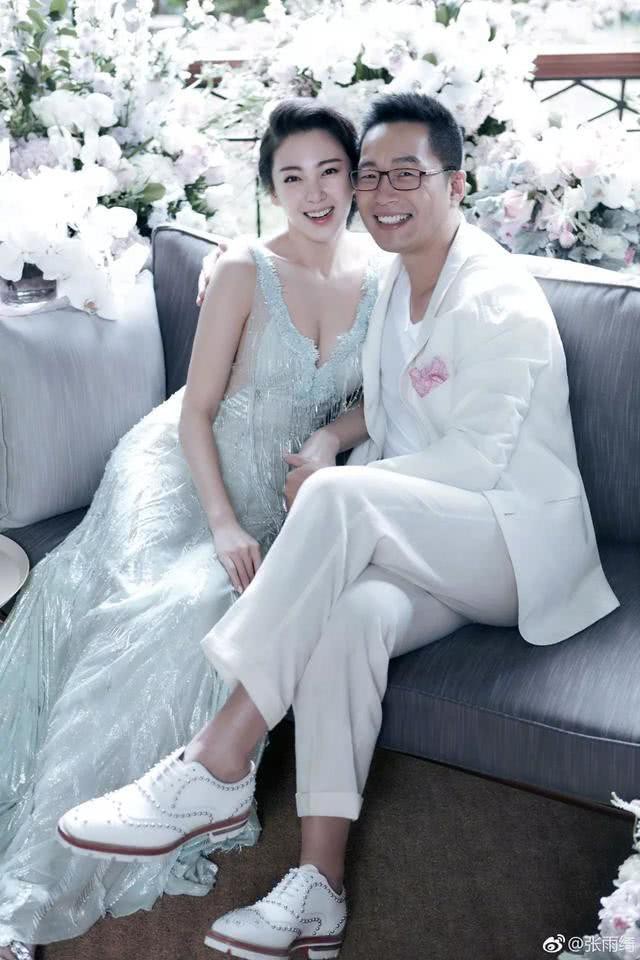 Chuyện thật như đùa: Mỹ nhân đâm chồng Trương Vũ Kỳ vui vẻ đi du lịch cùng chính người cũ và tình mới? - Ảnh 1. Chuyện thật như đùa: Mỹ nhân đâm chồng Trương Vũ Kỳ vui vẻ đi du lịch cùng chính người cũ và tình mới? - Ảnh 1.