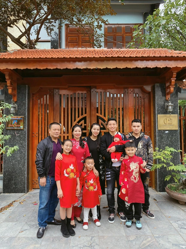 Hội g&aacute;i xinh nh&agrave; gi&agrave;u lấy chồng cầu thủ: Chẳng ai sống chung với mẹ chồng, l&agrave;m d&acirc;u l&agrave; điều kh&ocirc;ng c&oacute; trong từ điển - Ảnh 13.
