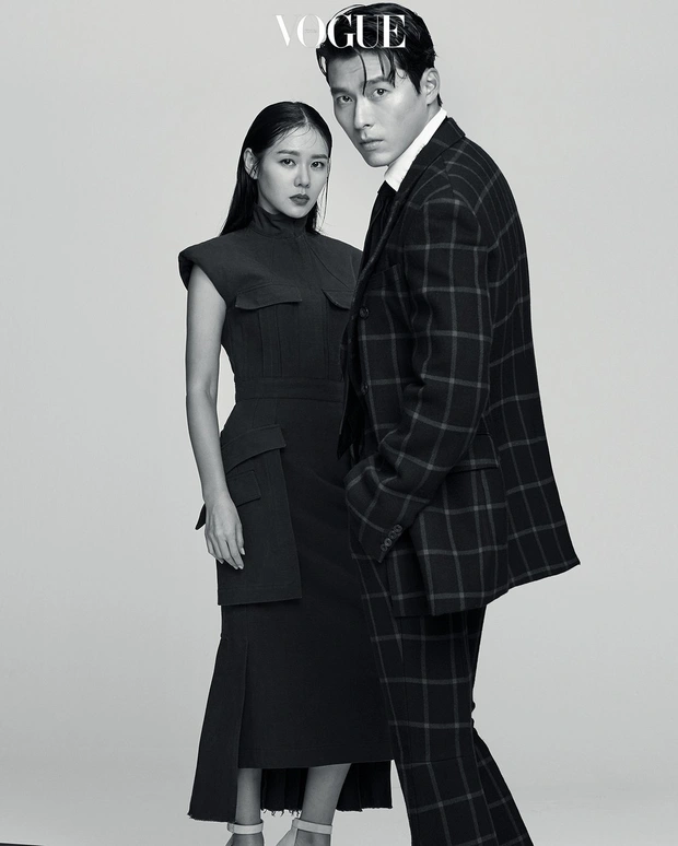2 năm trước, Hyun Bin - Son Ye Jin đ&atilde; c&oacute; bộ ảnh chung đẹp quắn qu&eacute;o, g&acirc;y giật m&igrave;nh l&agrave; bức h&igrave;nh giống hệt style Jeong Hyeok - Se Ri trong phim - Ảnh 2.