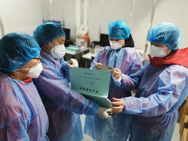 Chuy&ecirc;n gia y tế Trung Quốc: Kỳ vọng đến cuối th&aacute;ng 3 kh&ocirc;ng c&ograve;n ph&aacute;t sinh ca nhiễm virus corona mỗi ng&agrave;y ở Vũ H&aacute;n - Ảnh 2.