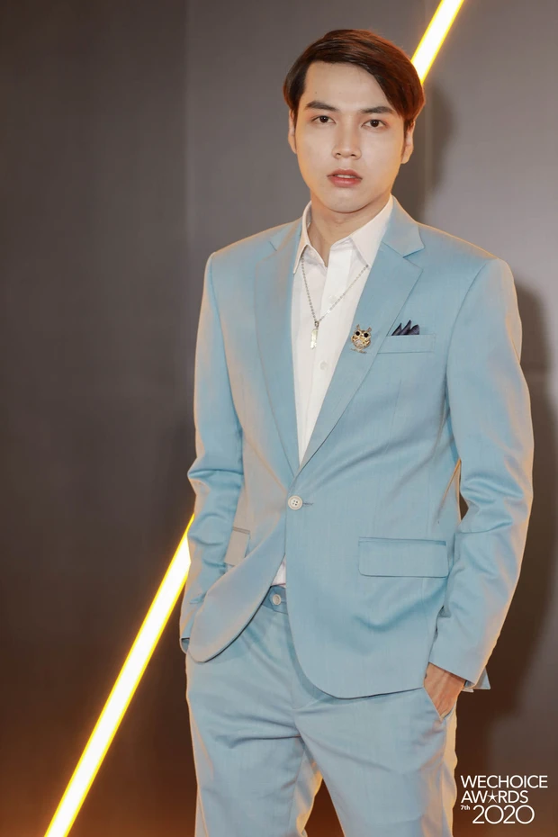 Từ game thủ tới streamer, tất cả h&oacute;a qu&yacute; &ocirc;ng lịch l&atilde;m tr&ecirc;n thảm đỏ WeChoice Awards 2020 - Ảnh 1.