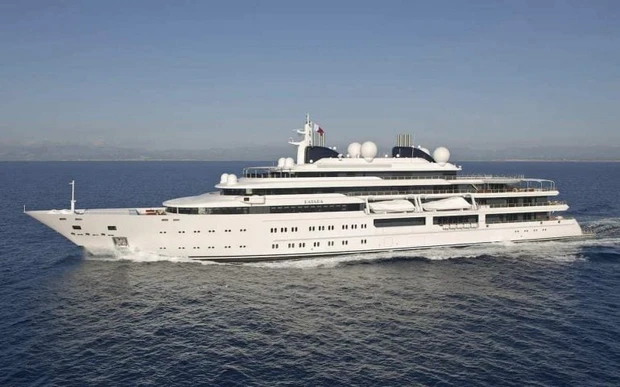 Sự gi&agrave;u c&oacute; tột đỉnh của Ho&agrave;ng gia Qatar: Hơn cả Elon Musk v&agrave; Jeff Bezos cộng lại, lối sống xa hoa trong từng chi tiết - Ảnh 12.